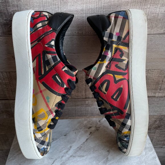 Burberry Westford Graffiti Low Top Sneaker - Picture 8 of 13